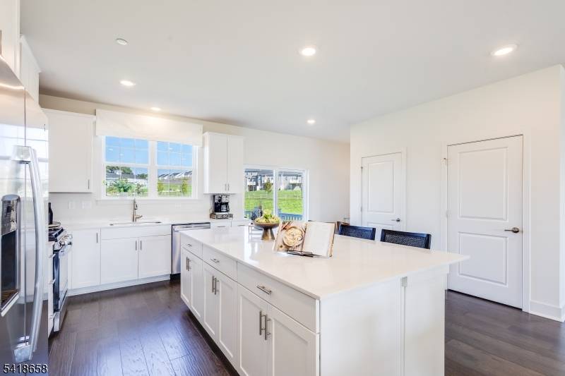 79 Eastwood Ter, East Hanover Twp., NJ 07936