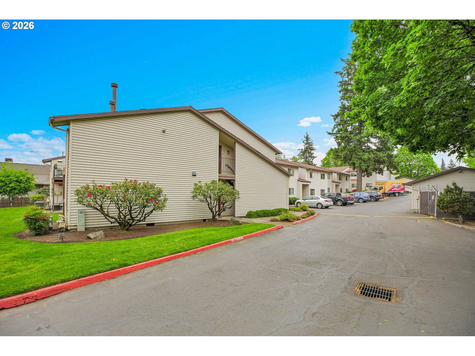12506 SE STARK ST #E, Portland, OR 97233