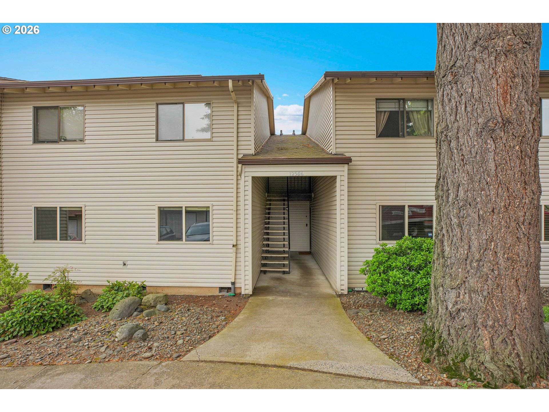 12506 SE STARK ST #E, Portland, OR 97233