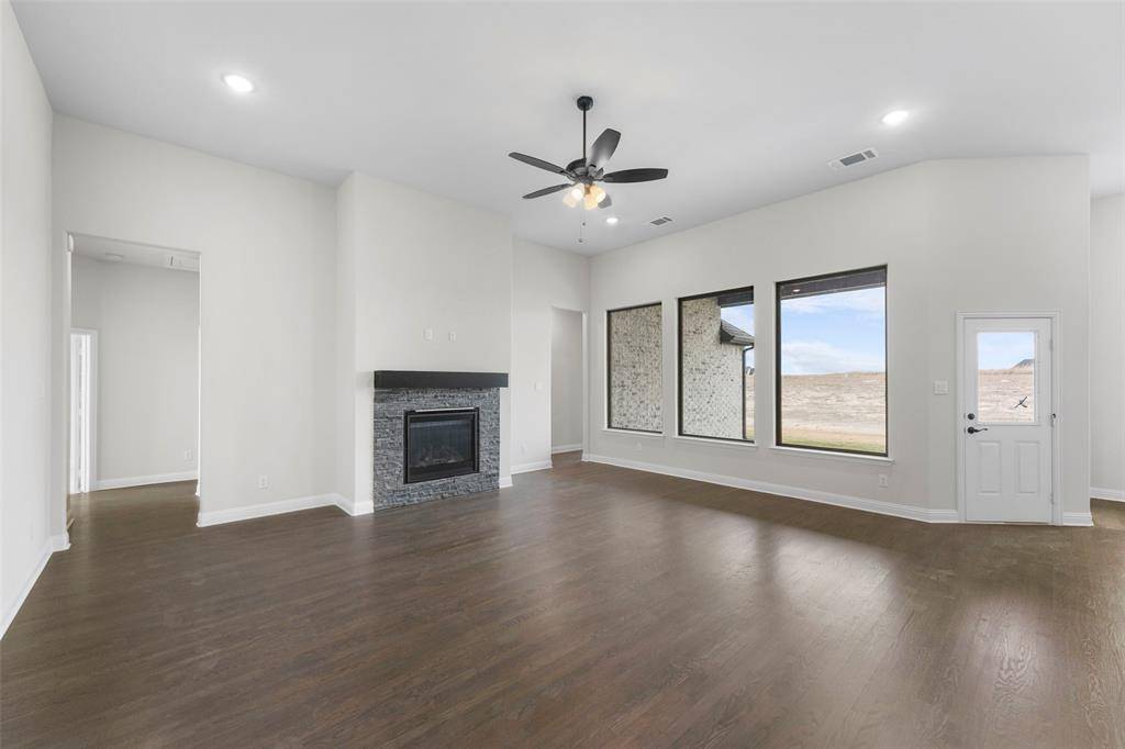 136 Lila Lake Drive, Waxahachie, TX 75165