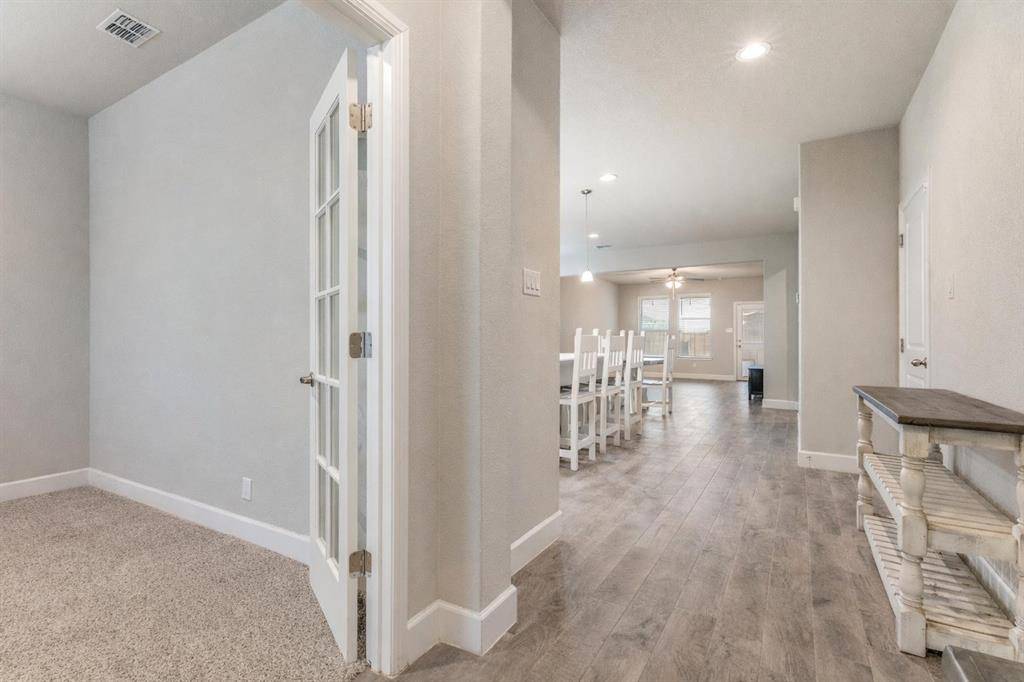 712 Greenford Manor, Fort Worth, TX 76247