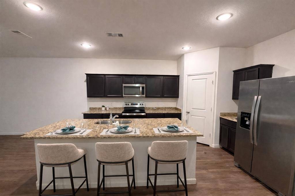 320 Frio River Road, Glenn Heights, TX 75154