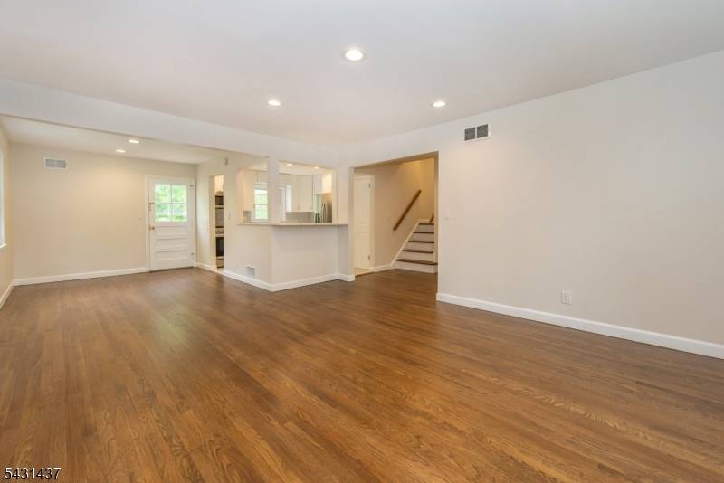 99 Morningside Rd, Paramus Boro, NJ 07652