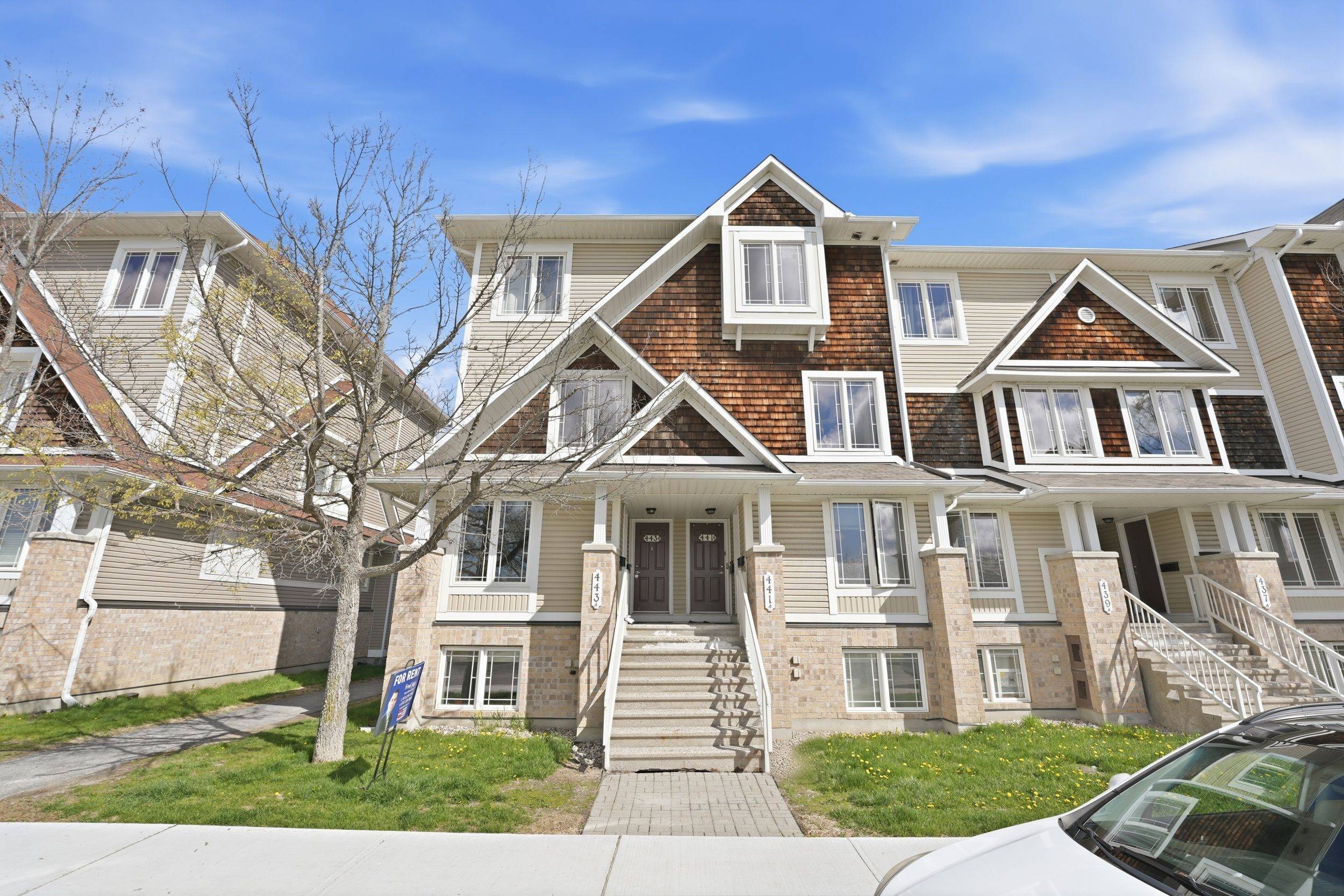 443 Chapman Mills DR #B, Barrhaven, ON K2J 5P4