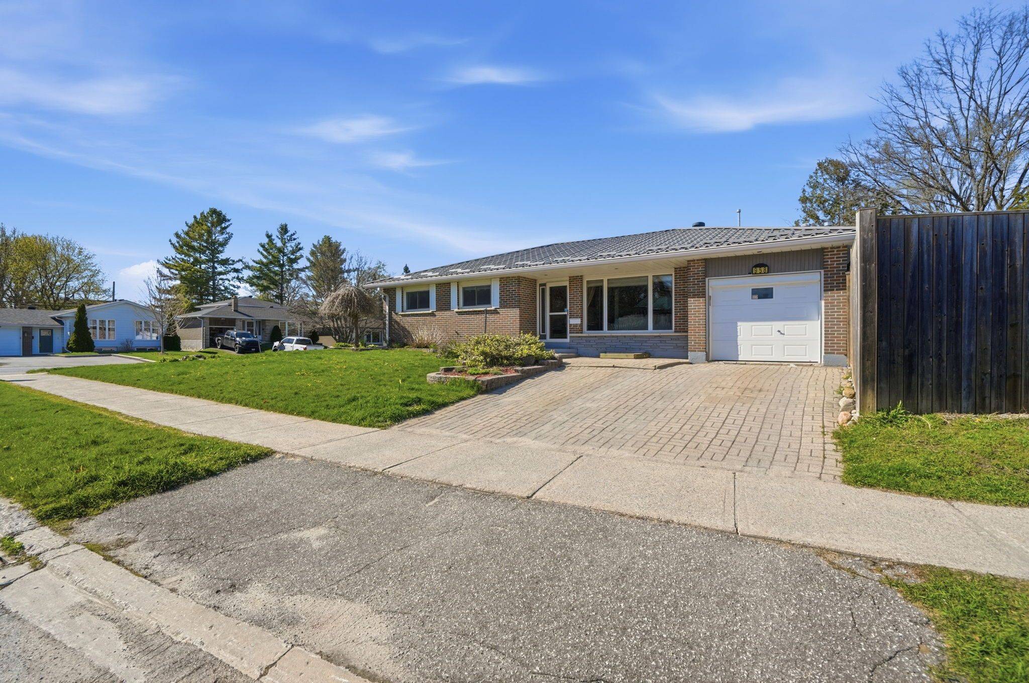 958 Montreal ST, Midland, ON L4R 1H2