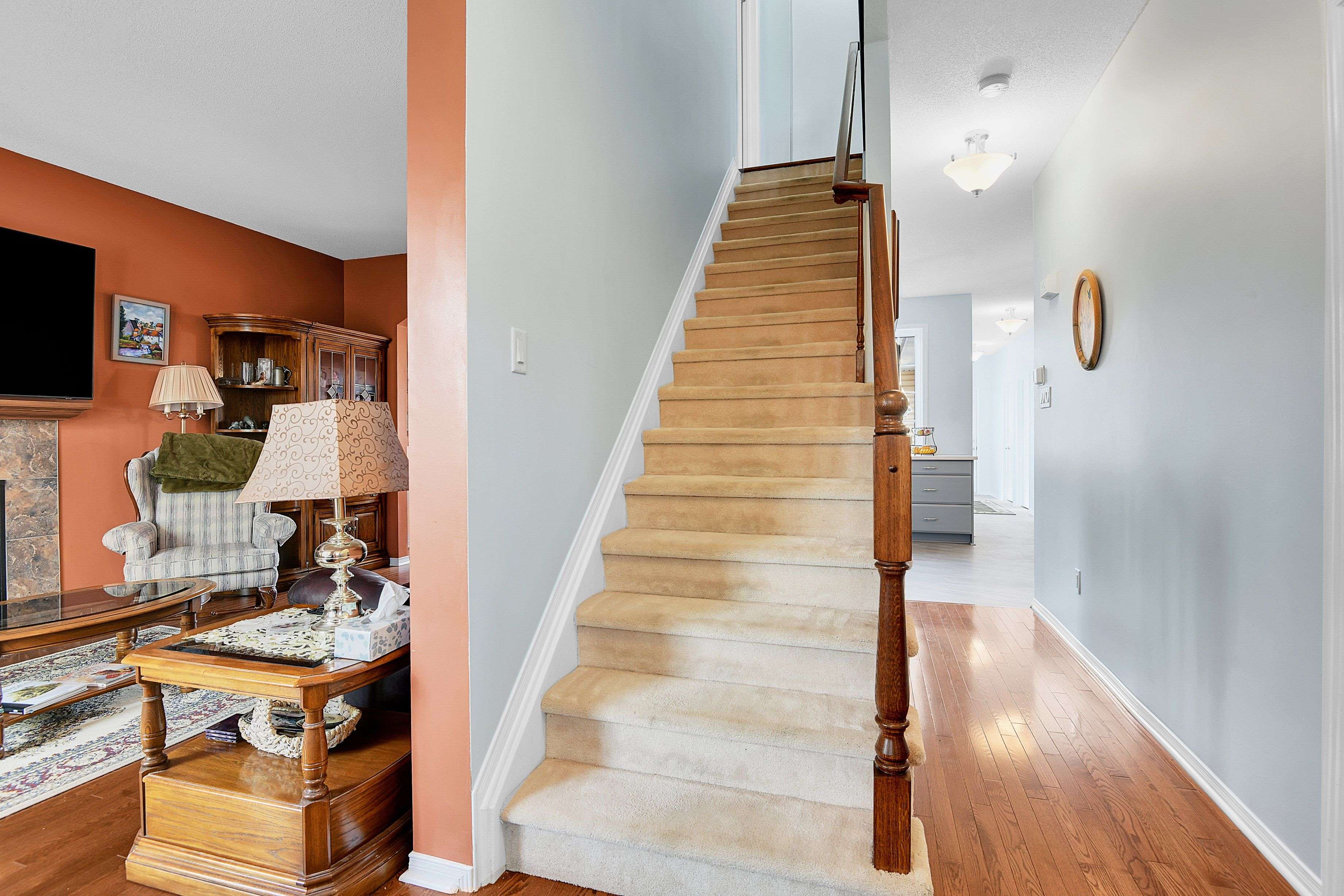 317 Parkin CIR, Blossom Park - Airport And Area, ON K1T 4G6