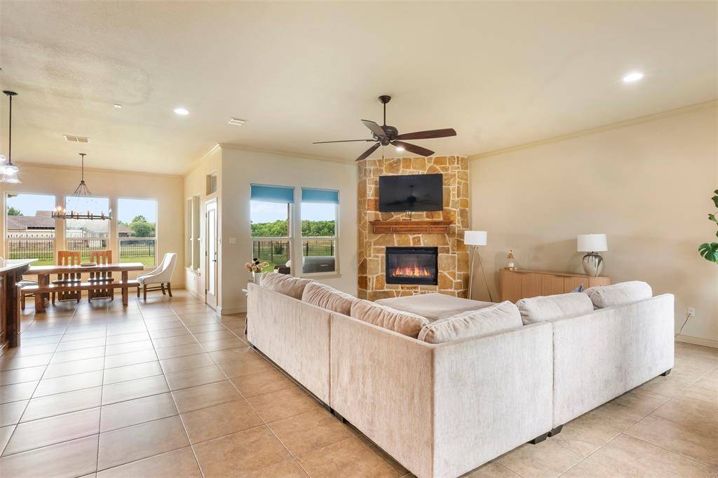 311 Paddle Boat Drive, Granbury, TX 76049