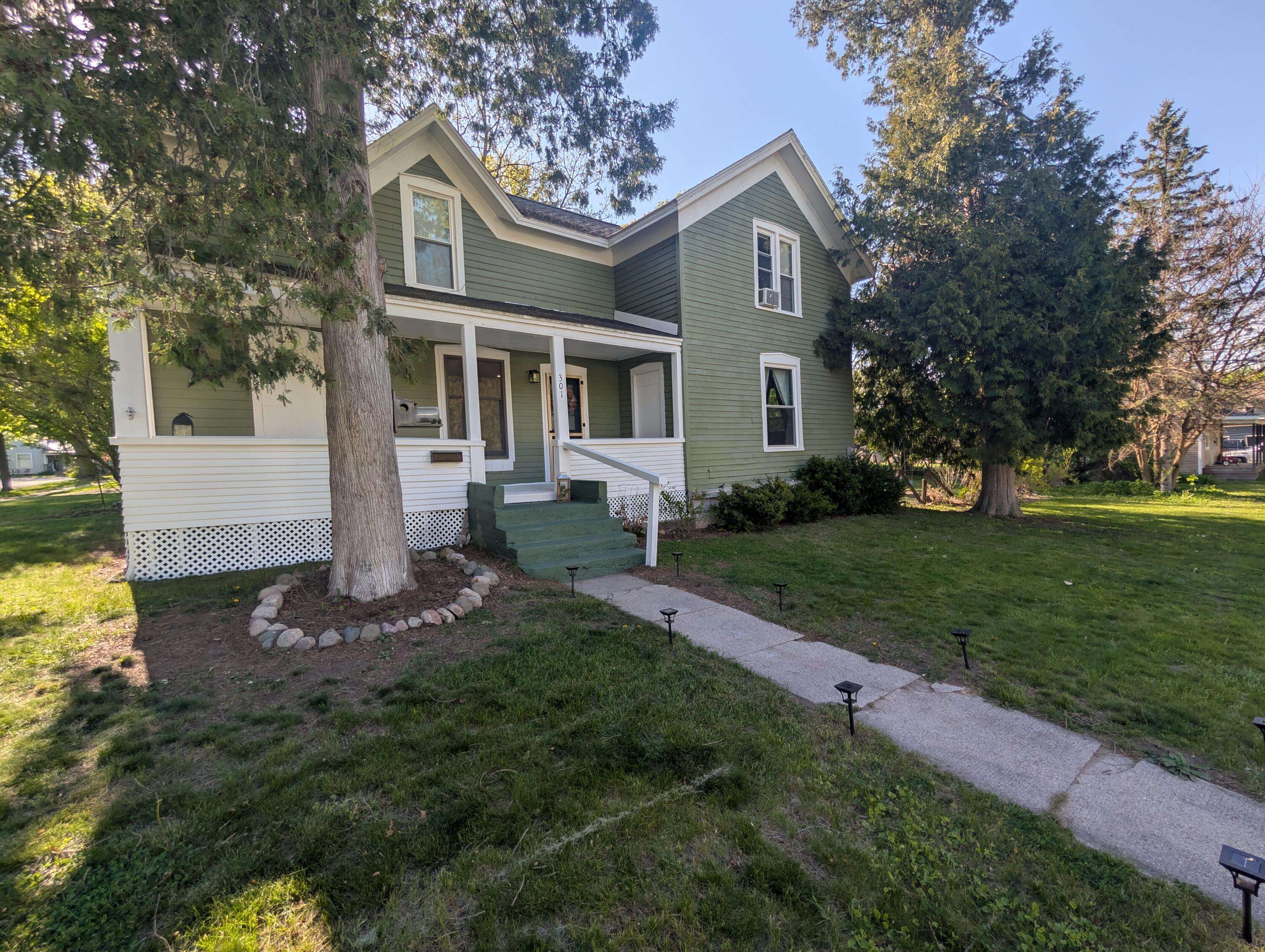 301 N Smith ST, Greenville, MI 48838