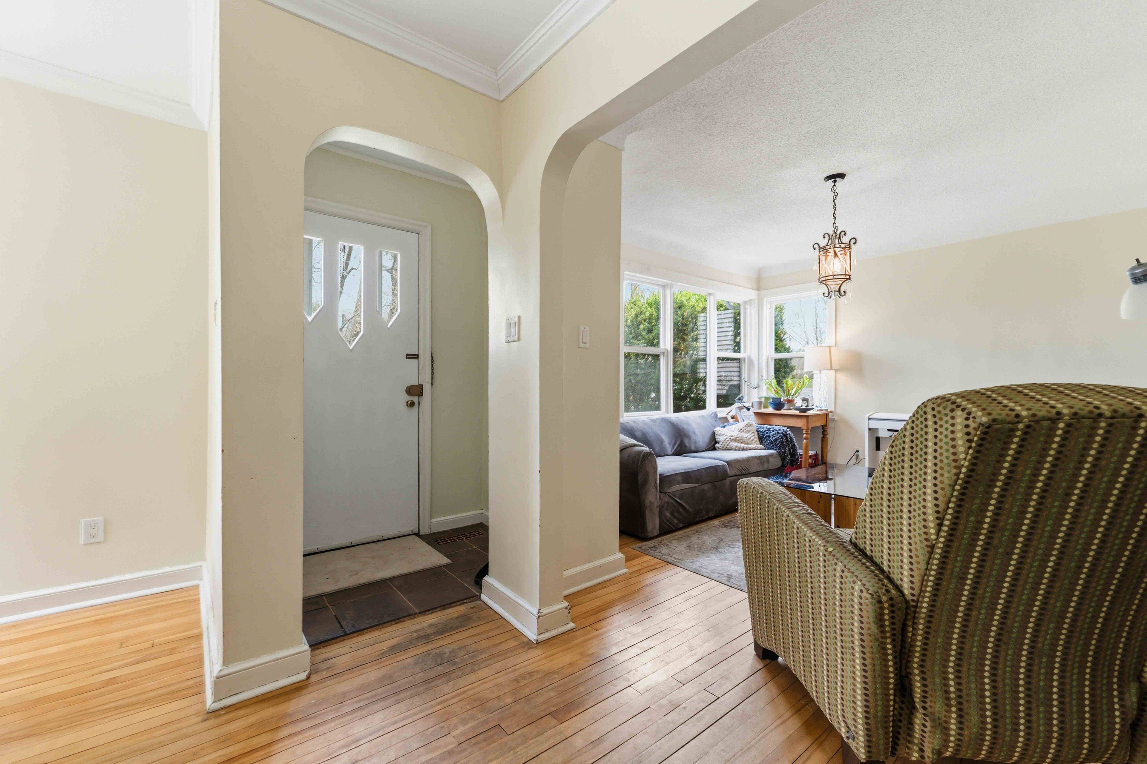 1272 Livingstone AVE, Alta Vista And Area, ON K1H 7P8