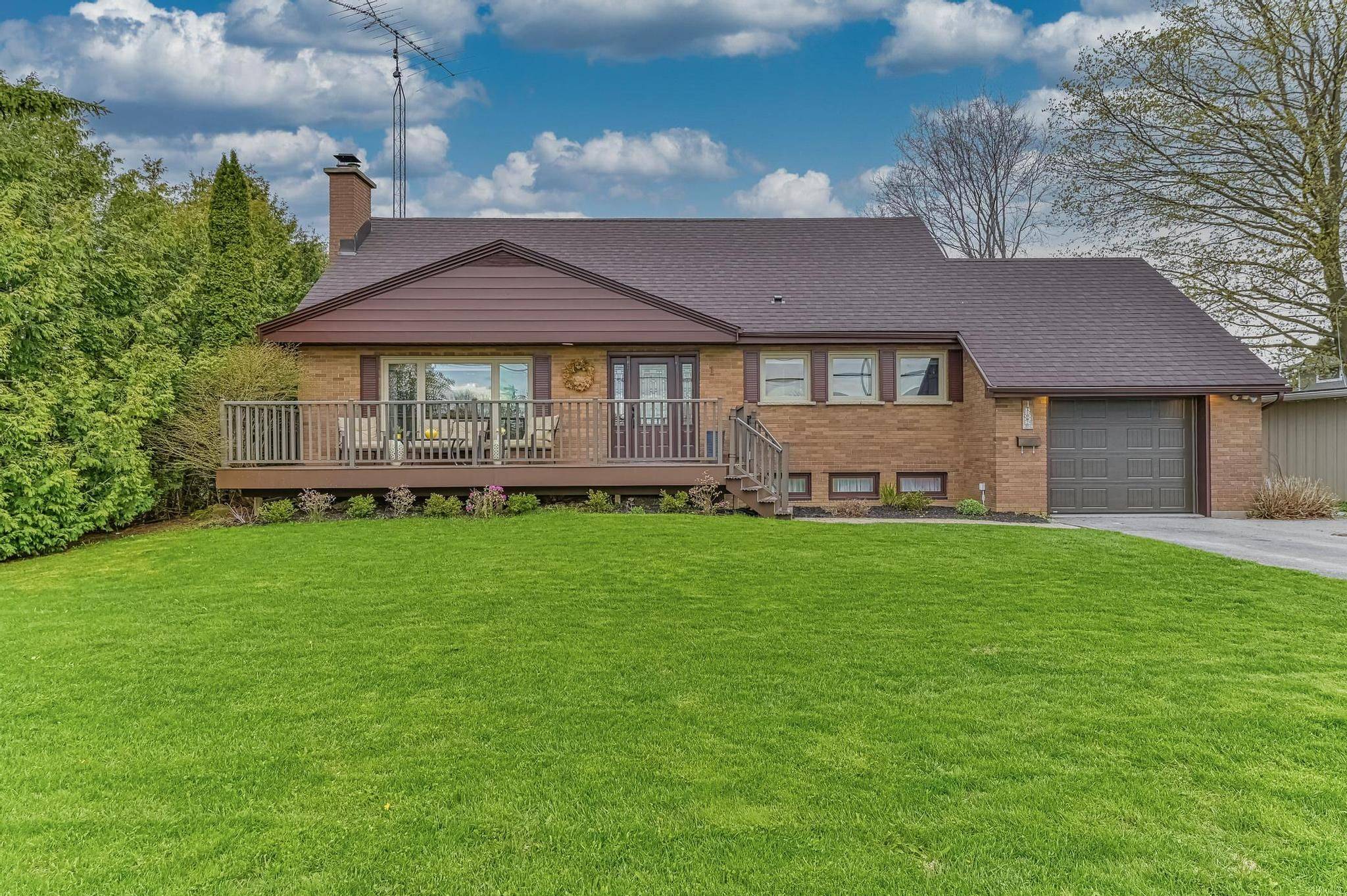 1 Brook RD N, Cobourg, ON K9A 4G4
