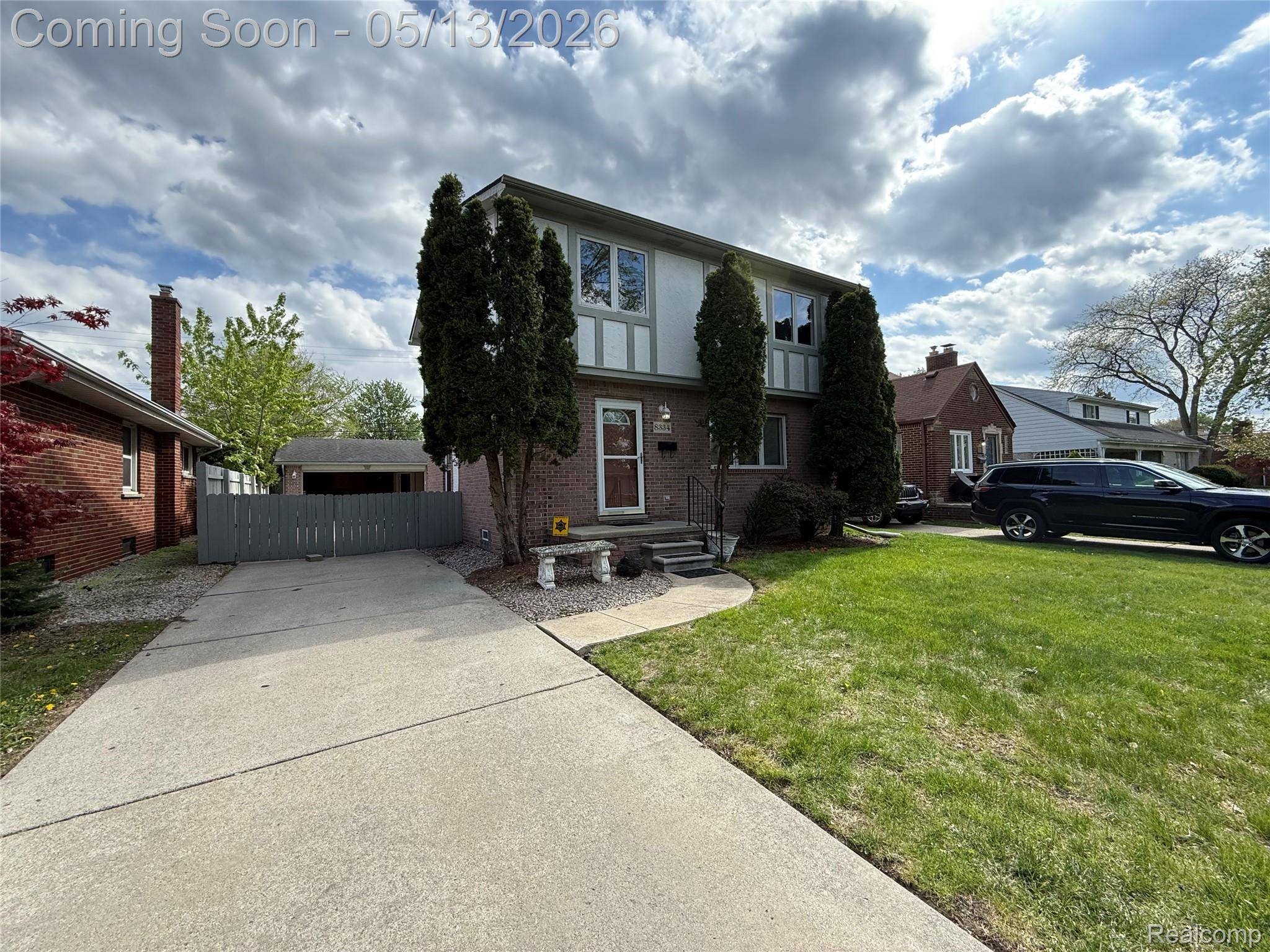 8334 McKinley, Center Line, MI 48015