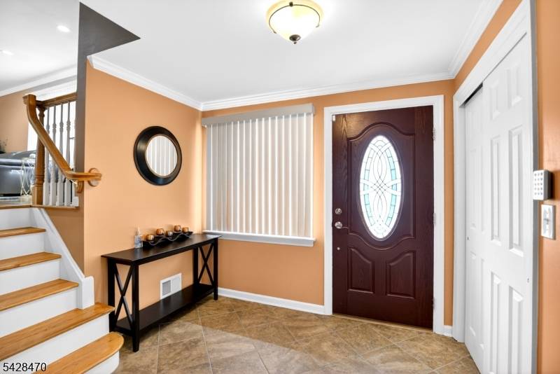 579 Grove St, Rahway City, NJ 07065