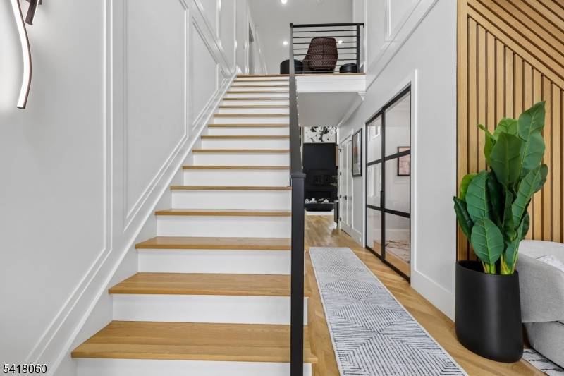 424 E Ridgewood Ave, Paramus Boro, NJ 07652