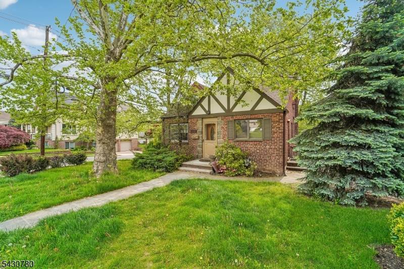 1030 Jassamine Way, Fort Lee Boro, NJ 07024