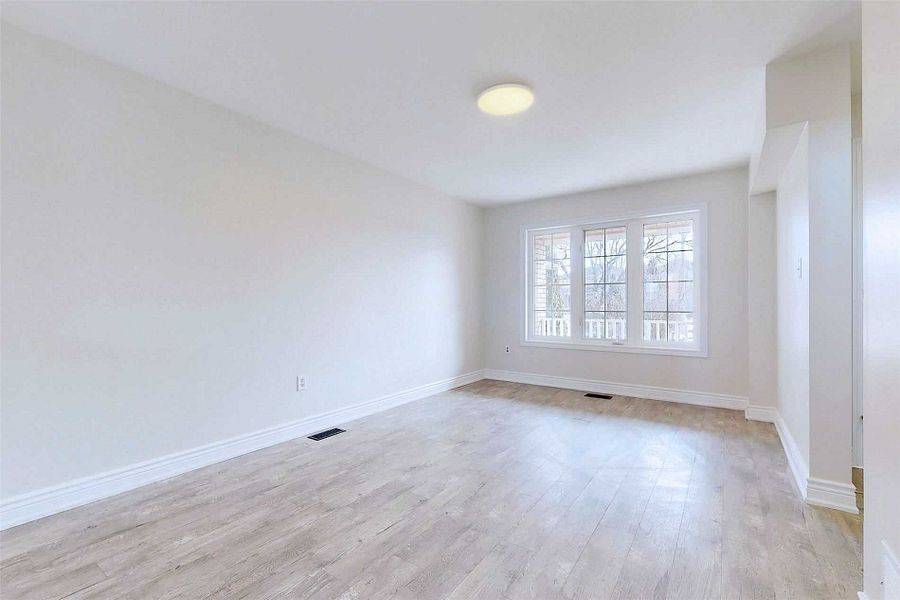 9 Sydenham Wells N/A, Barrie, ON L4M 6R3