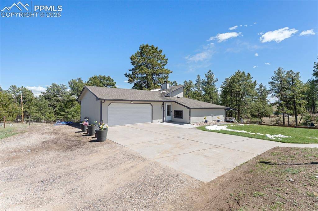 1851 Buttercup RD, Elizabeth, CO 80107