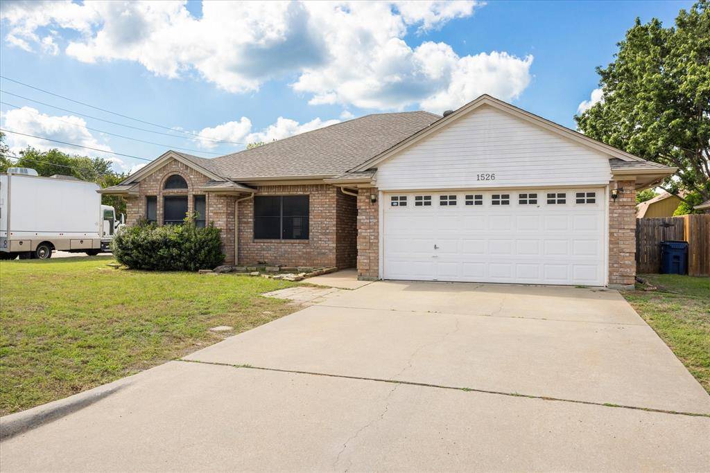1526 Berry Patch Lane, Granbury, TX 76048