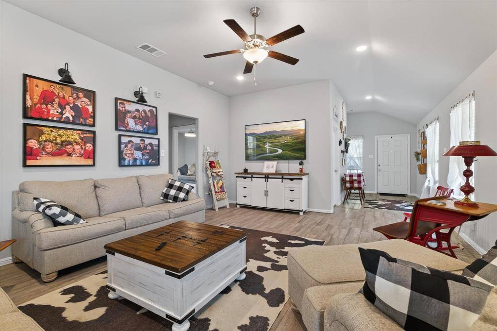 14136 Danesdale Drive, Pilot Point, TX 76258