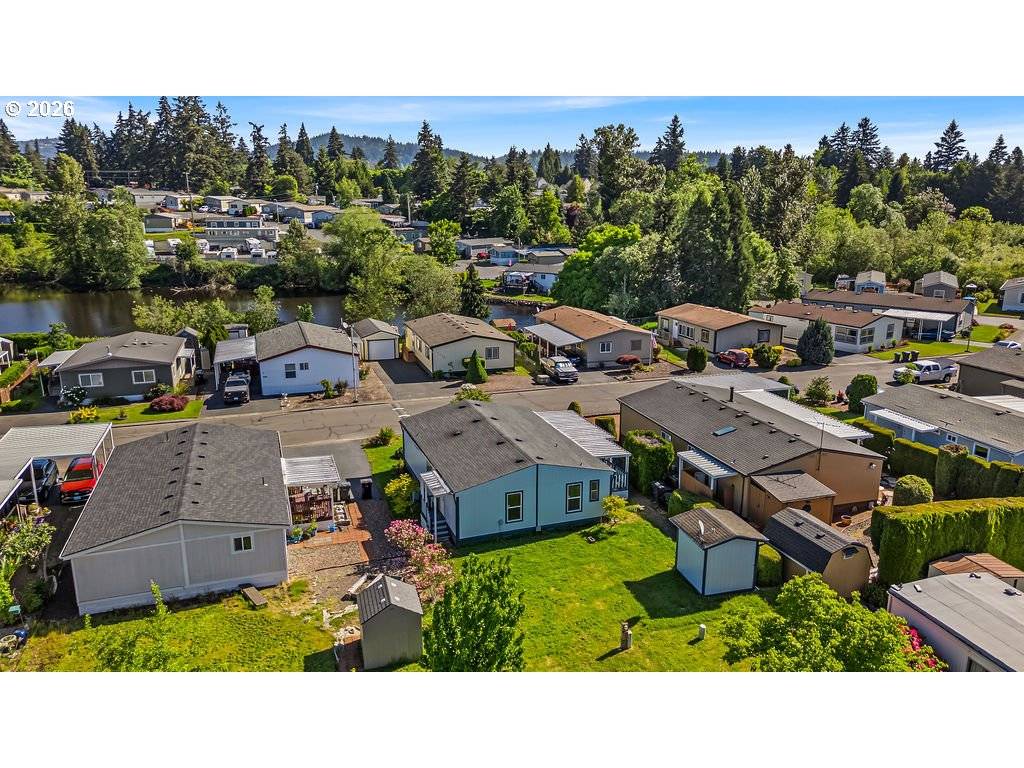 8261 SE IRIS ST, Milwaukie, OR 97267