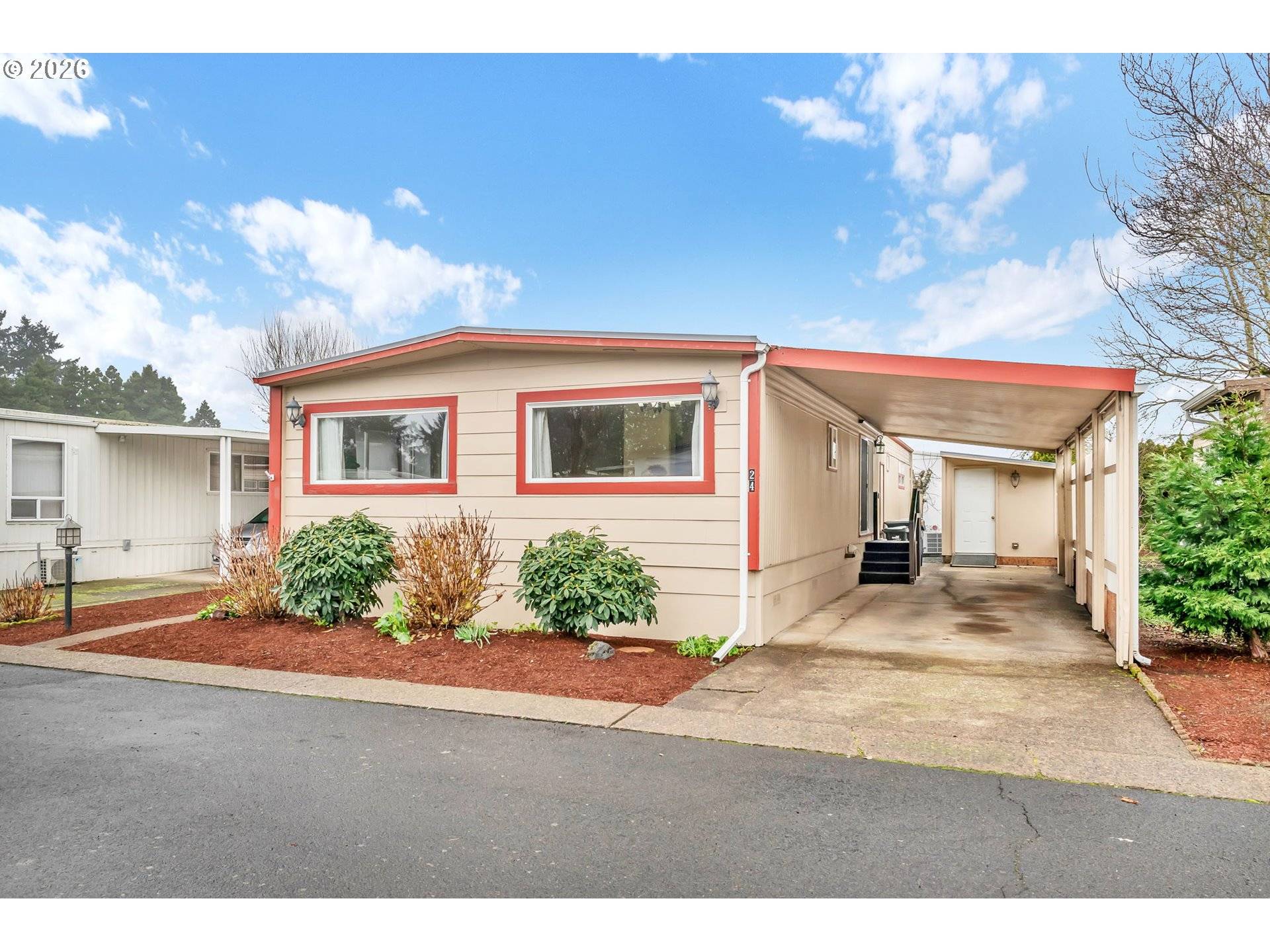 1800 LAKEWOOD CT #24, Eugene, OR 97402