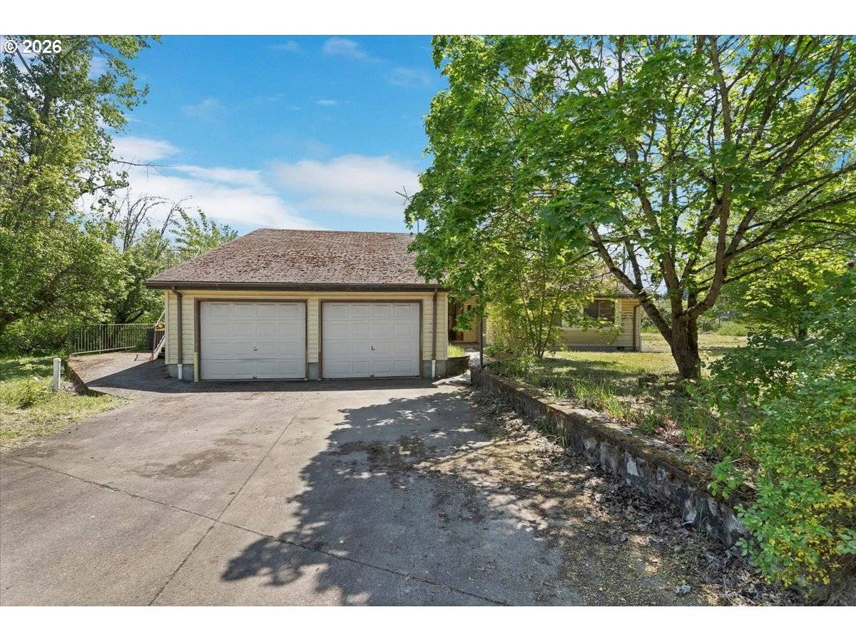 888 MEADOWS LN, Jefferson, OR 97352