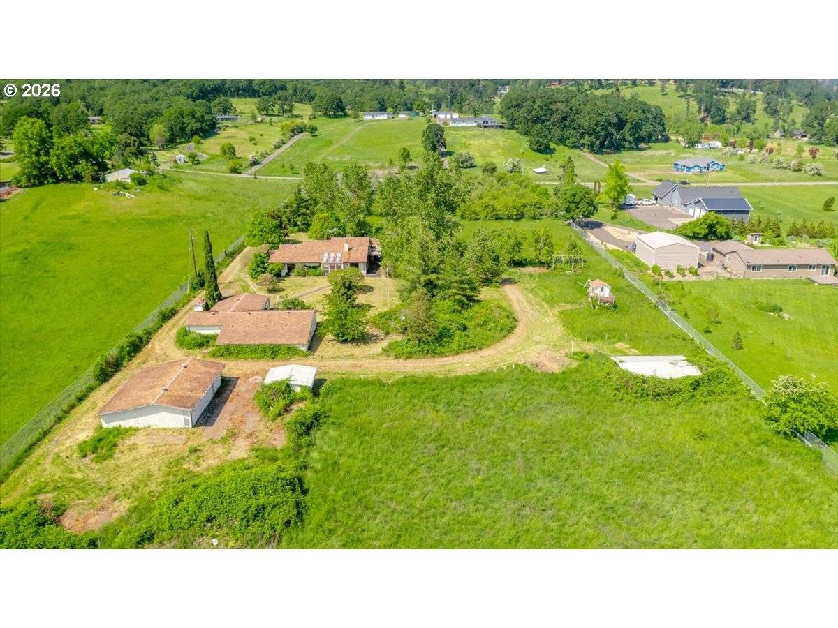 888 MEADOWS LN, Jefferson, OR 97352
