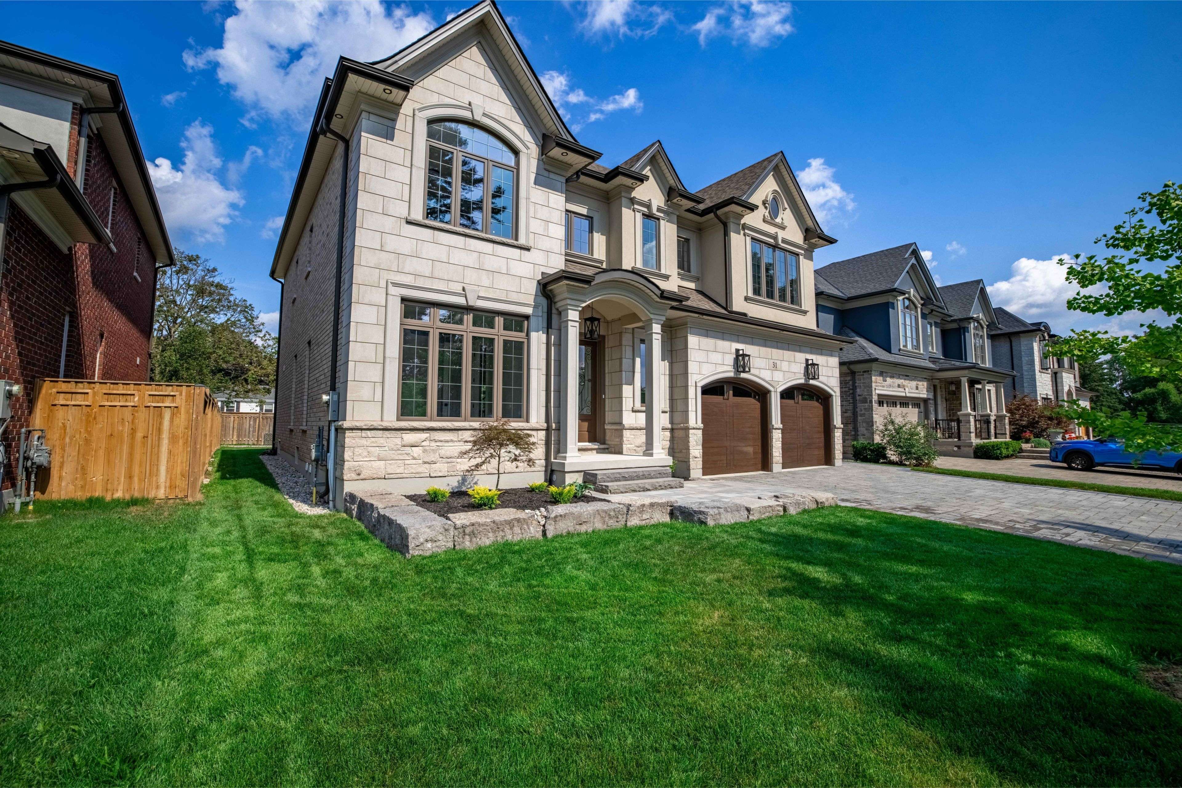 31 Bayside CT, Burlington, ON L7T 1M8
