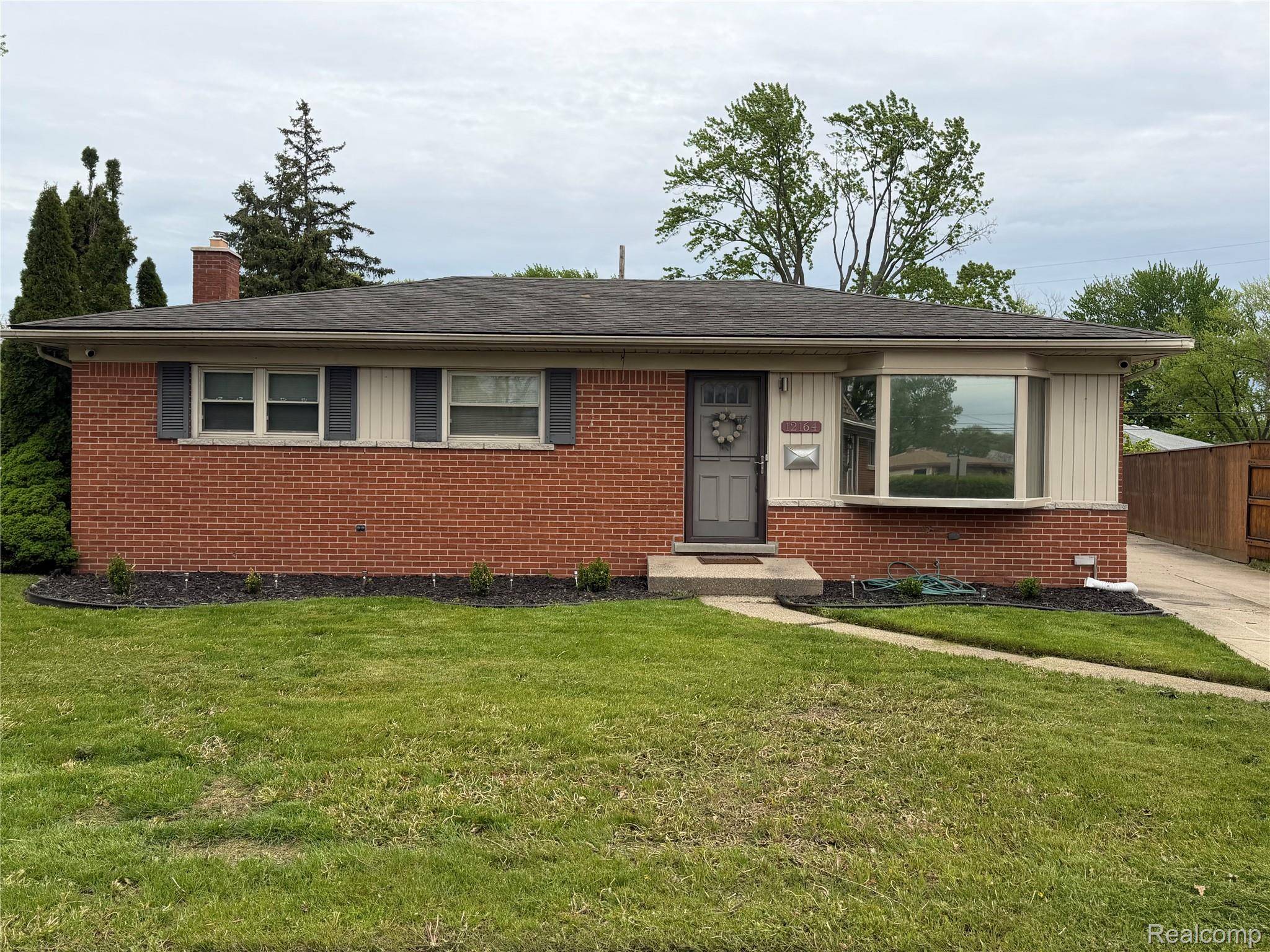 12164 Susan AVE, Warren, MI 48093