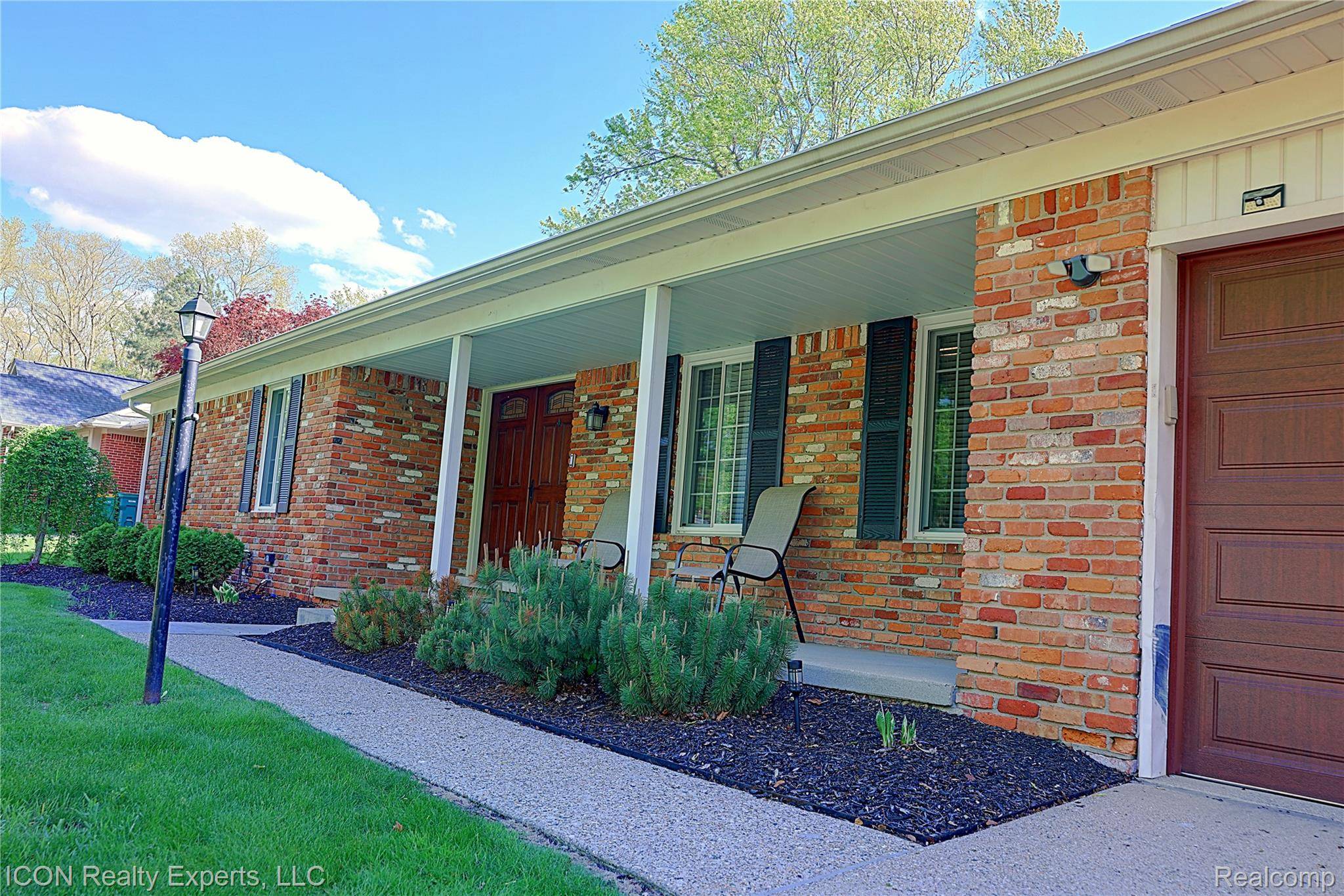 36927 Heatherton DR, Farmington, MI 48335