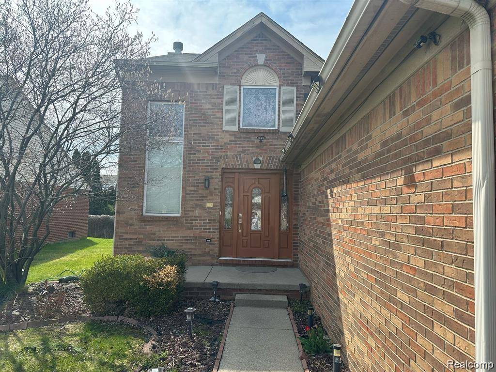 55 Morross CIR, Dearborn, MI 48126