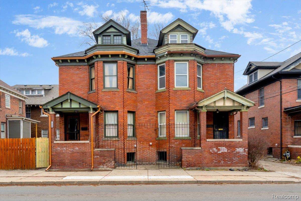 7950 E Lafayette ST, Detroit, MI 48214