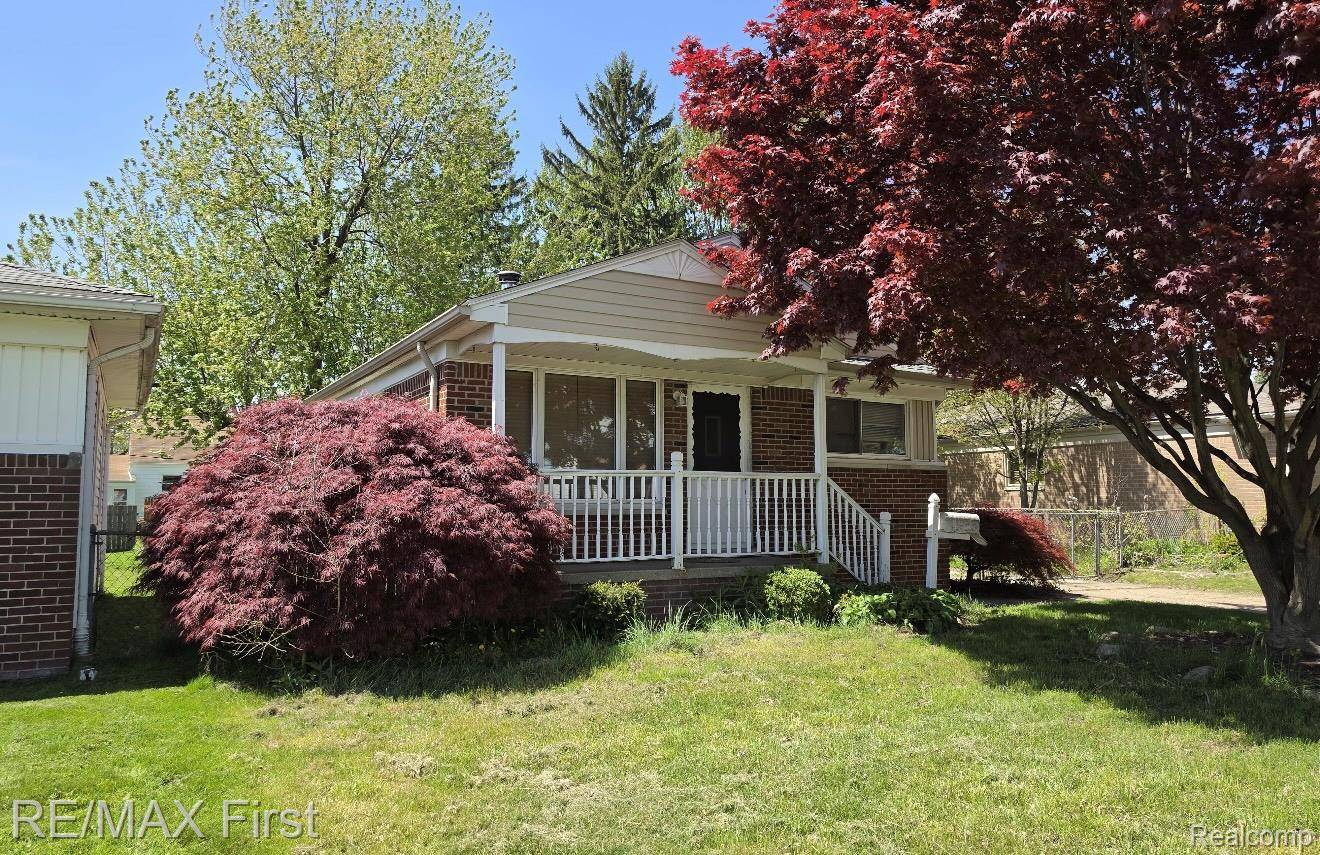 26451 Greenleaf ST, Roseville, MI 48066