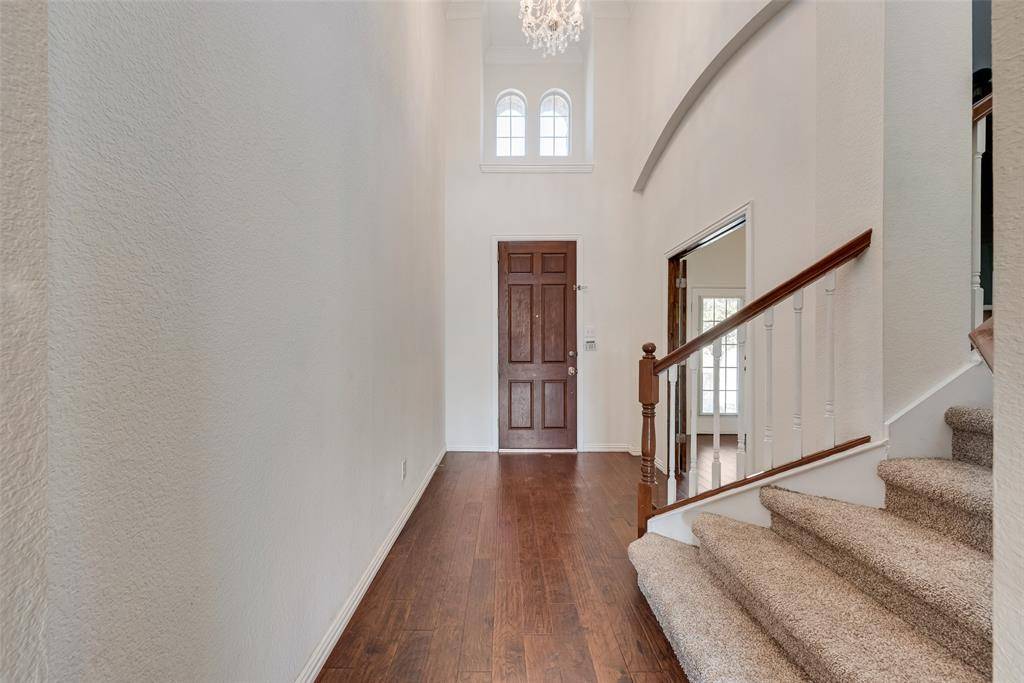 2467 Harbour Drive, Grand Prairie, TX 75054