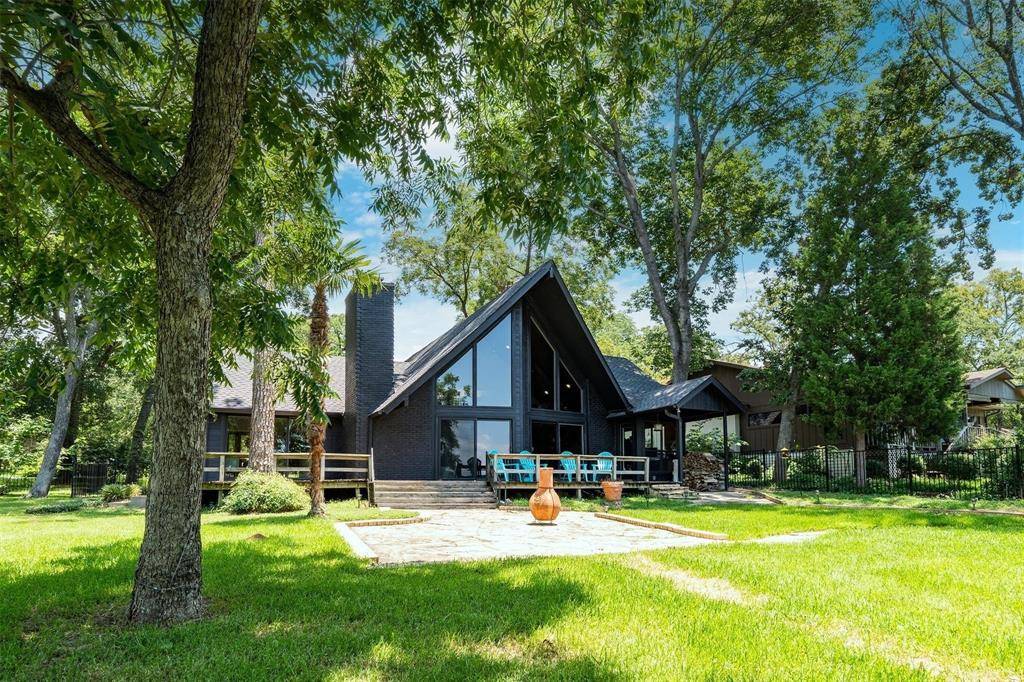 162 Lake Drive, Enchanted Oaks, TX 75156