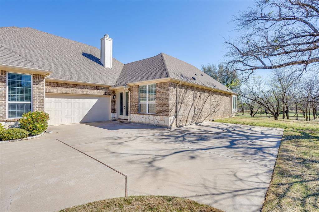 650 Prairie Timber Road, Burleson, TX 76028