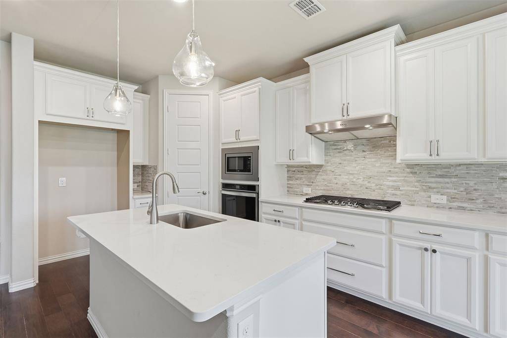 2564 Durango Drive, Carrollton, TX 75010