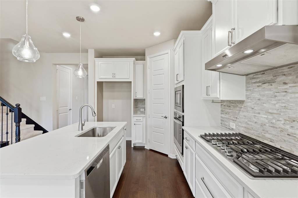 2564 Durango Drive, Carrollton, TX 75010