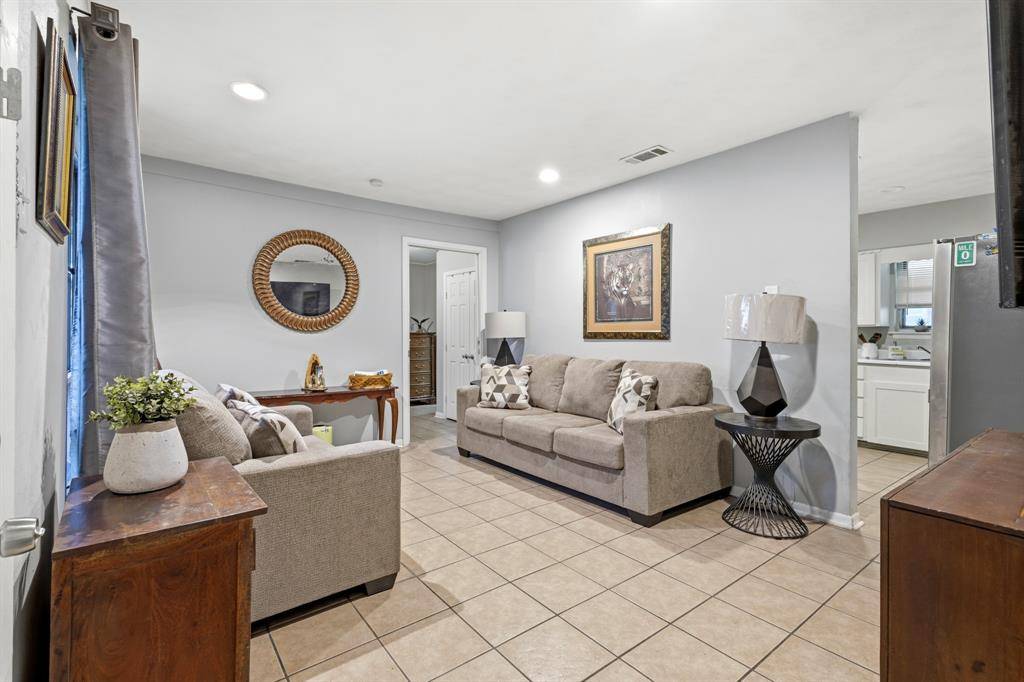 1201 Juanita Street, Mesquite, TX 75149