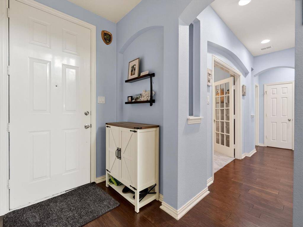 1828 Branch Trail, Carrollton, TX 75007