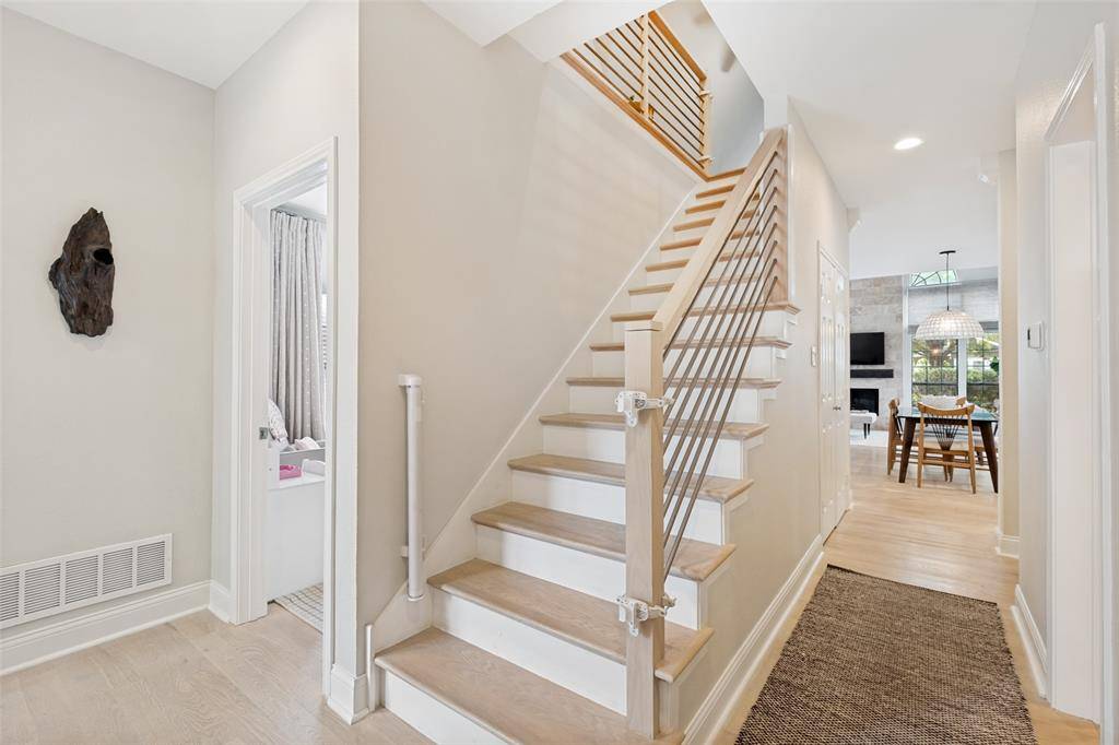6135 Belmont Avenue, Dallas, TX 75214