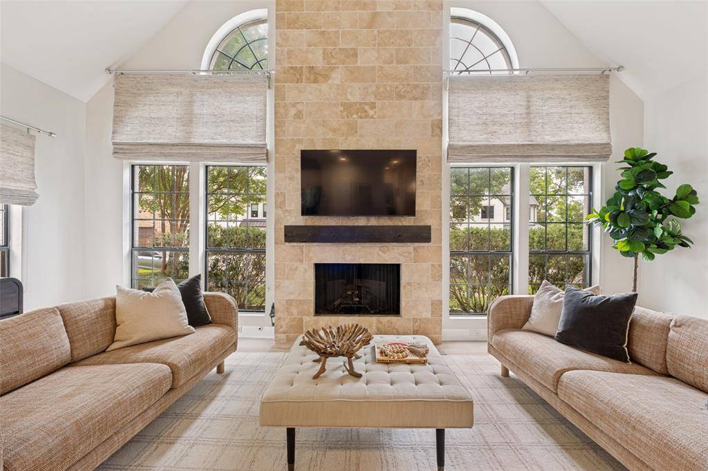 6135 Belmont Avenue, Dallas, TX 75214