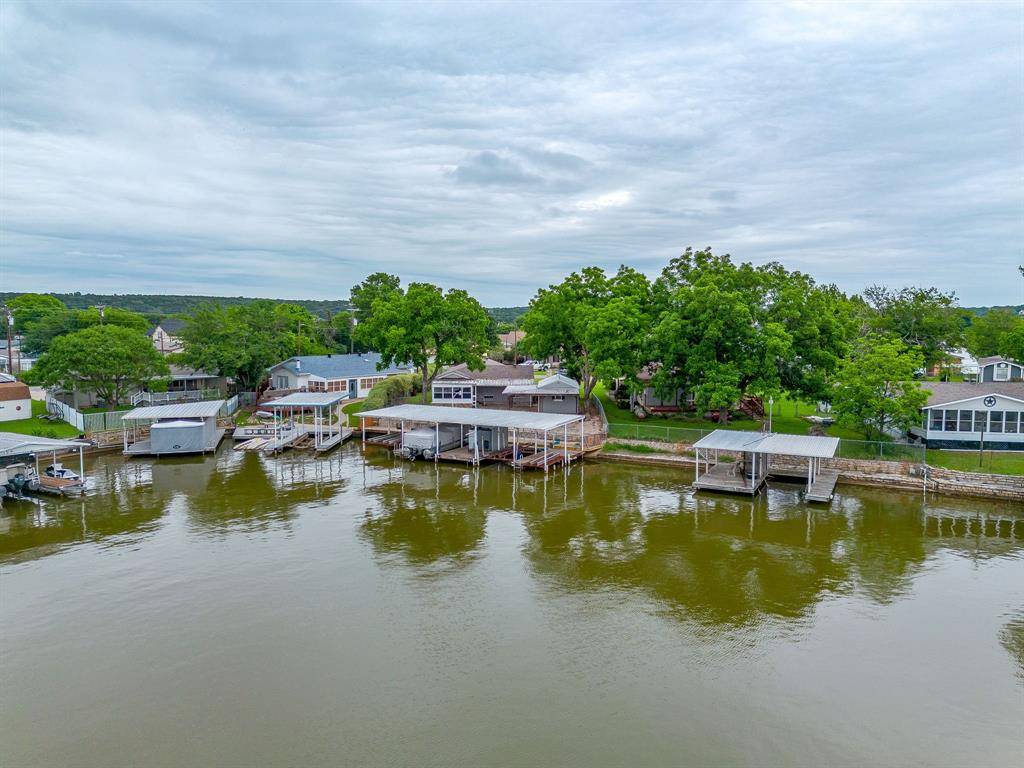 4006 Lands End Court, Granbury, TX 76048