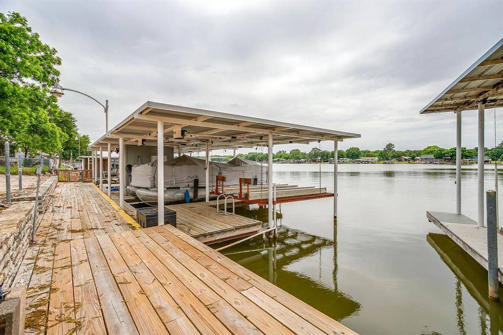 4006 Lands End Court, Granbury, TX 76048