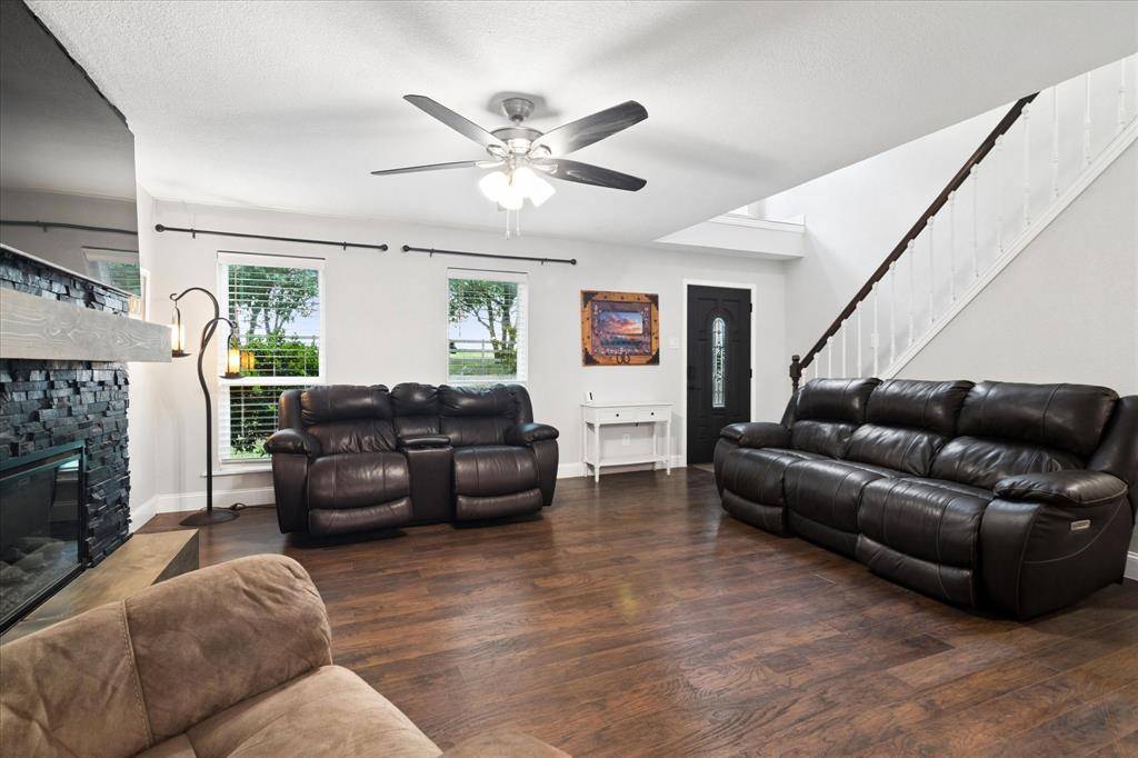 8912 S Hickory Road, Krum, TX 76249