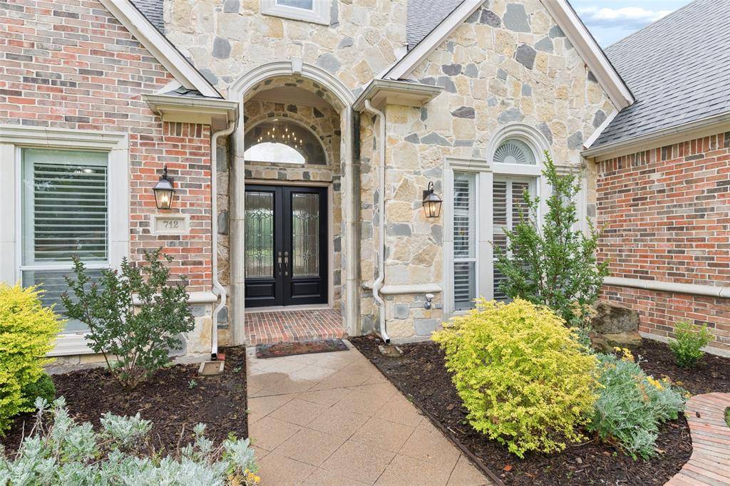 712 Castle Creek Drive, Coppell, TX 75019