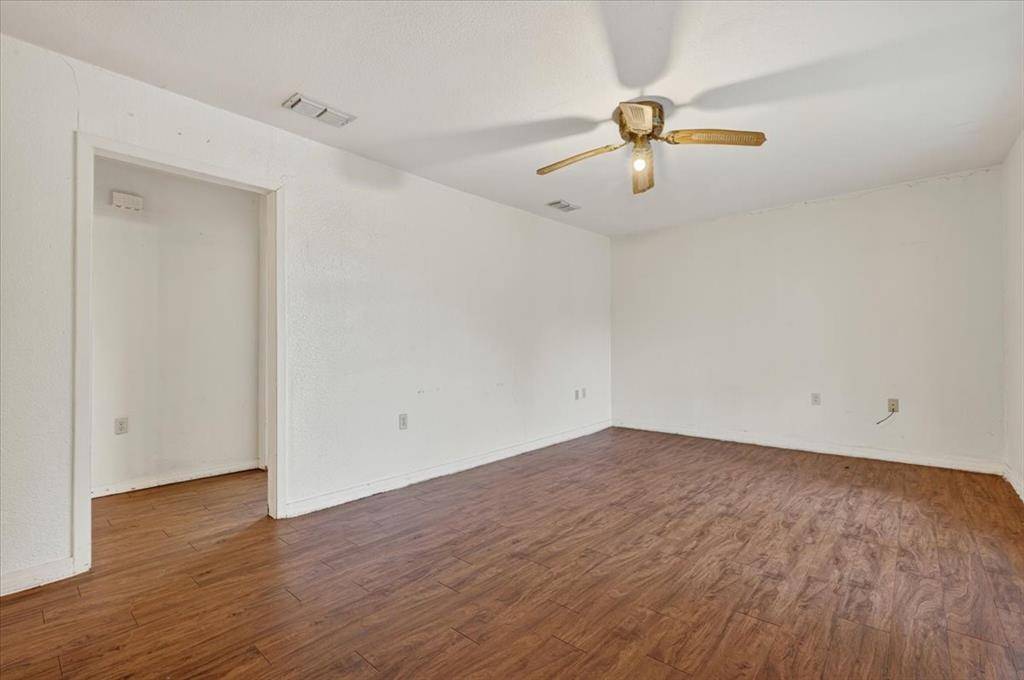 988 N Clinton Street, Stephenville, TX 76401