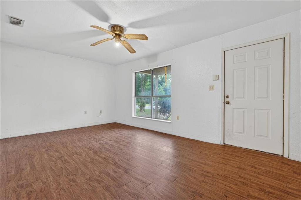 988 N Clinton Street, Stephenville, TX 76401