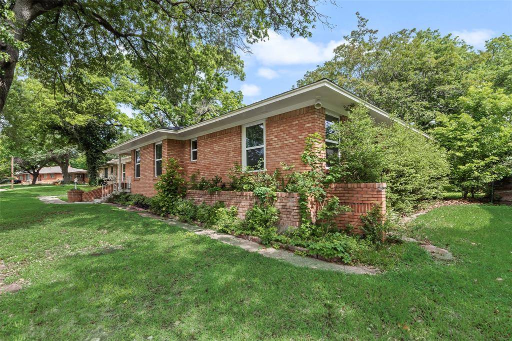 729 Town Creek Drive, Dallas, TX 75232