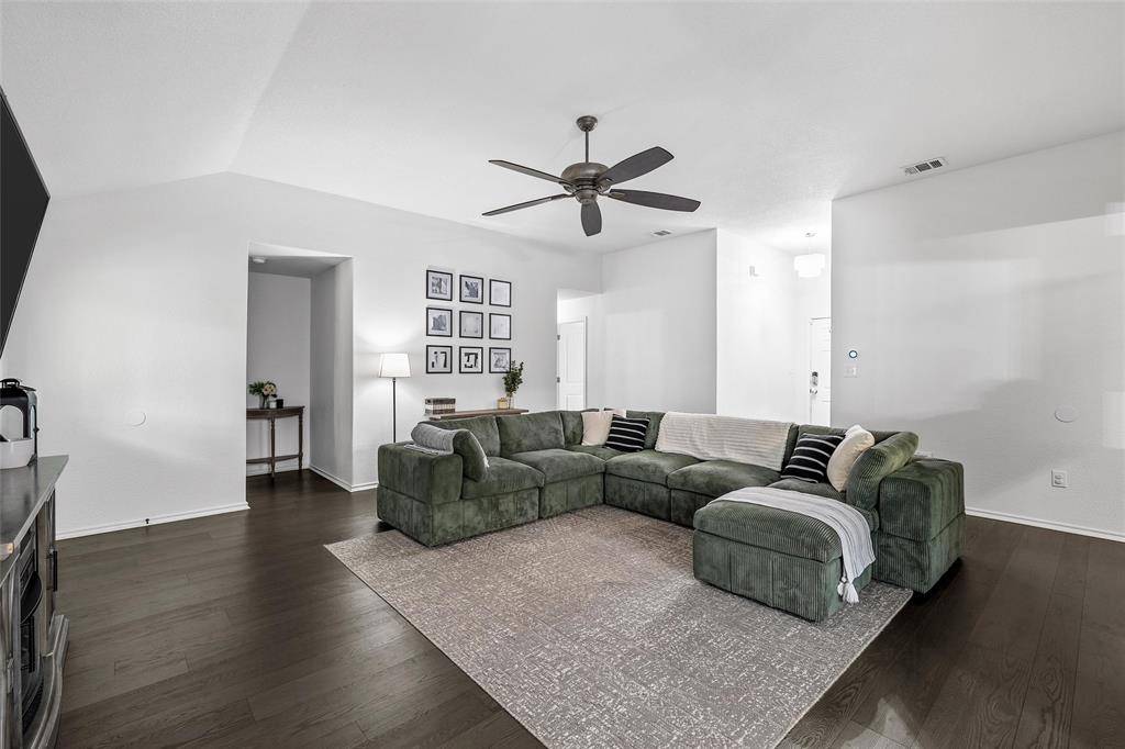 201 Woodland Boulevard, Bellmead, TX 76705