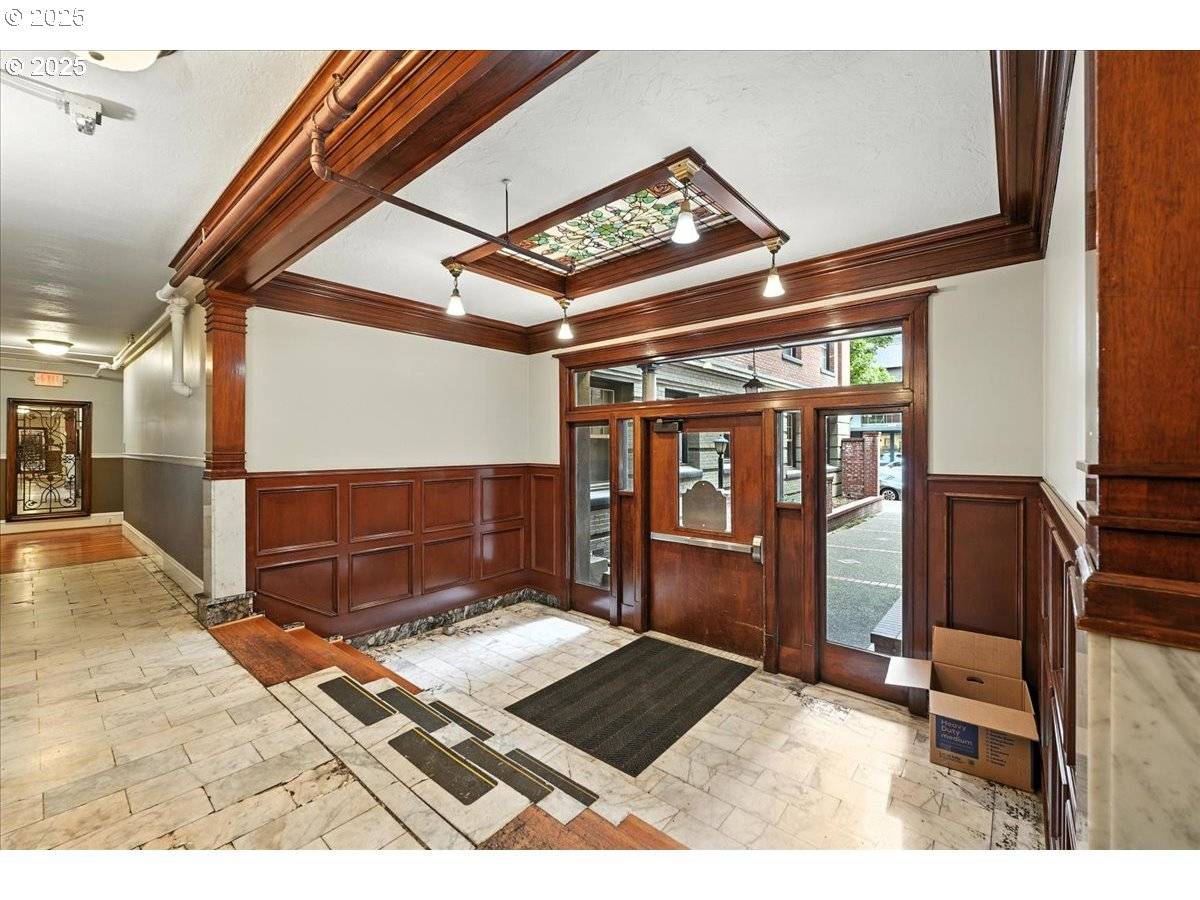 2109 NW IRVING ST #304, Portland, OR 97210